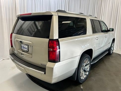 Used 2017 Chevrolet Suburban Premier AWD/4WD image 32