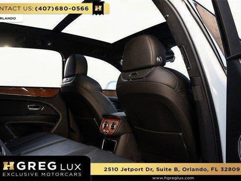 Used 2022 Bentley Bentayga AWD/4WD image 53