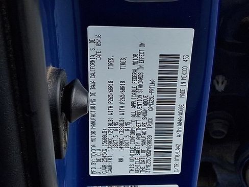 Used 2016 Toyota Tacoma Limited RWD image 21