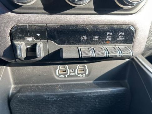 Used 2022 RAM 2500 Big Horn w/ Level A Equipment Group image 27