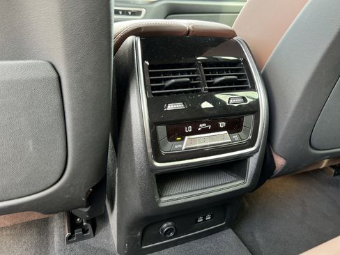 Used 2025 BMW X5 sDrive40i w/ M Sport Package RWD image 41