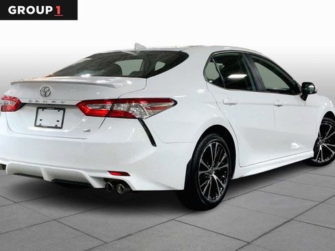 Certified 2020 Toyota Camry SE image 12