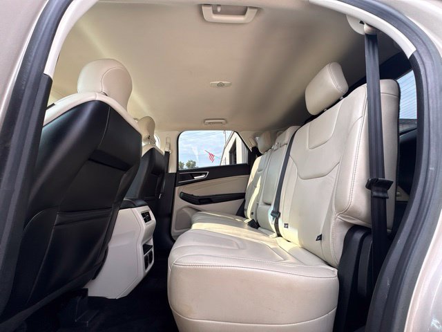 Used 2018 Ford Edge Titanium w/ Technology Package AWD/4WD image 14