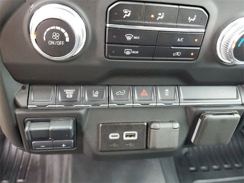 Used 2024 GMC Sierra 3500 Pro w/ Convenience Package image 23