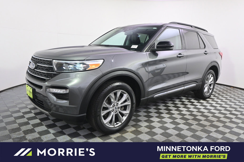 Used 2024 Ford Explorer XLT w/ Equipment Group 202A AWD/4WD image 2