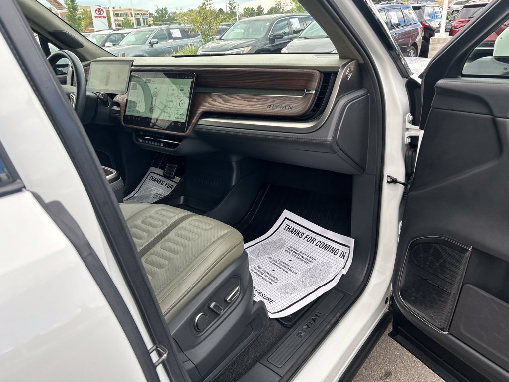 Used 2022 Rivian R1T Adventure AWD/4WD image 11