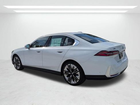 New 2027 BMW 530i xDrive w/ Premium Package AWD/4WD image 6