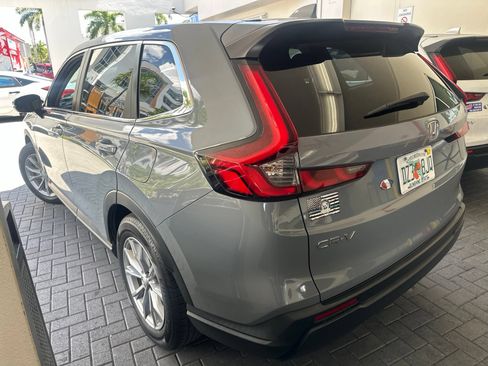Used 2023 Honda CR-V EX image 4