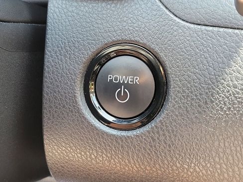 Used 2025 Toyota Camry LE image 31