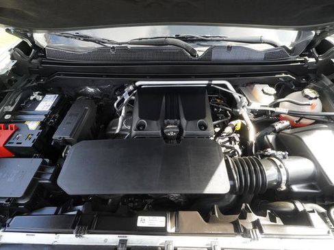 Used 2024 GMC Canyon AT4 w/ Technology Package image 10