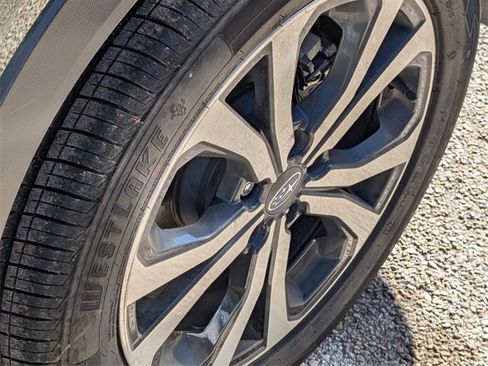 Used 2022 Subaru Forester Limited image 12