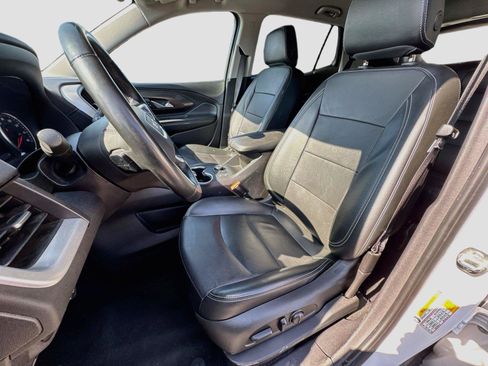 Used 2024 GMC Terrain SLT AWD/4WD image 10