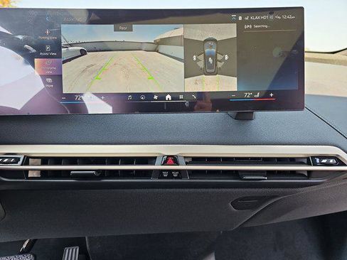 New 2026 BMW iX xDrive60 w/ Premium Package image 23