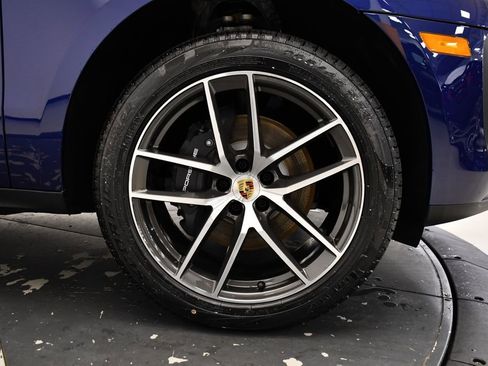 Certified 2025 Porsche Macan image 19