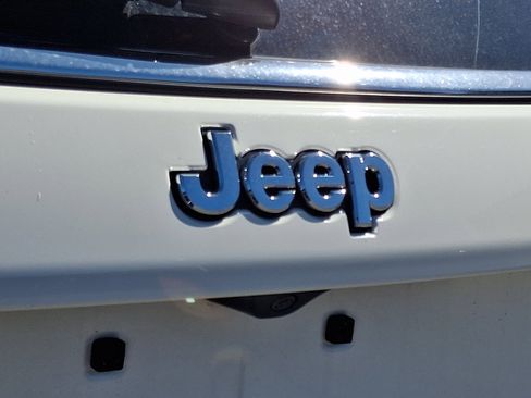 Used 2018 Jeep Compass Latitude w/ Popular Equipment Group image 29