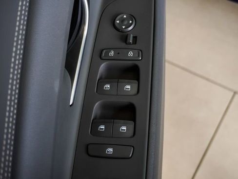 Used 2024 Hyundai Elantra SEL w/ Convenience Package FWD image 40