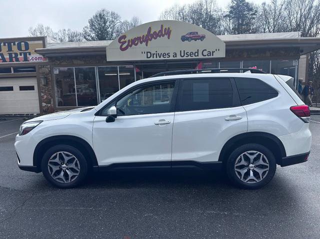 Used 2019 Subaru Forester Premium AWD/4WD image 2