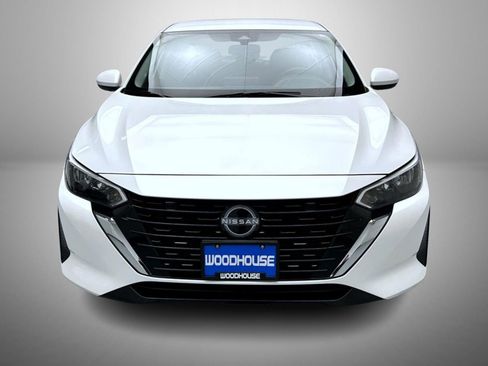 Used 2024 Nissan Sentra SV image 2