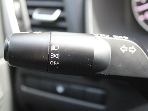 Used 2024 Nissan Rogue SV w/ SV Premium Package FWD image 32