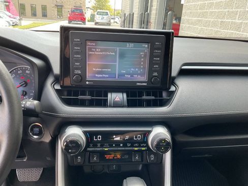 Used 2022 Toyota RAV4 XLE w/ Convenience Package AWD/4WD image 25