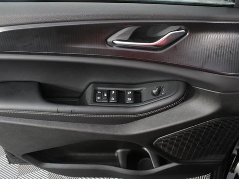 New 2025 Jeep Grand Cherokee L Altitude image 14