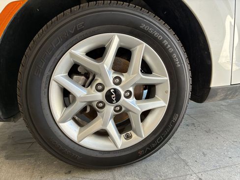 Used 2025 Kia Soul LX w/ LX Technology Package image 28