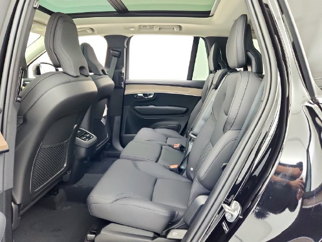 New 2026 Volvo XC90 B6 Plus w/ Protection Package Premier AWD/4WD image 28
