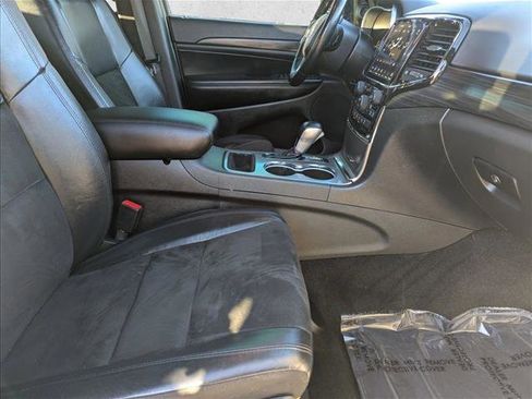 Used 2021 Jeep Grand Cherokee Laredo X image 22