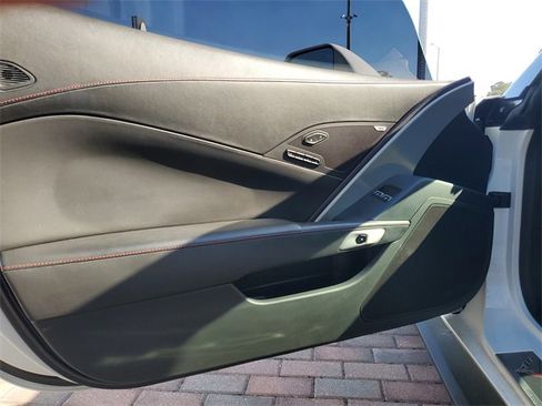 Used 2019 Chevrolet Corvette Stingray Coupe image 10