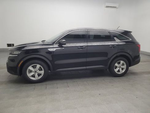 Used 2022 Kia Sorento LX FWD image 2