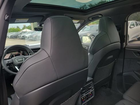 New 2026 Audi SQ7 Prestige AWD/4WD image 24