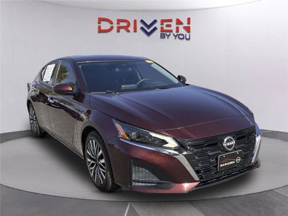 Used 2023 Nissan Altima 2.5 SV