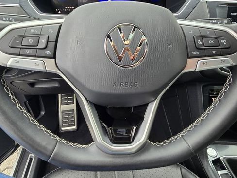 Certified 2023 Volkswagen Tiguan SE R-Line image 29