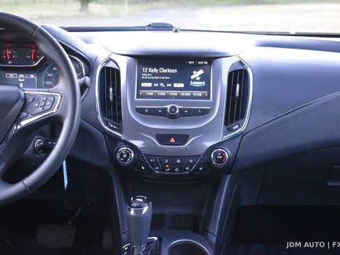 Used 2018 Chevrolet Cruze LT w/ LT Fleet Convenience Package FWD image 24