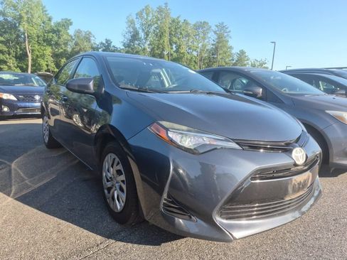 Used 2017 Toyota Corolla LE FWD image 3