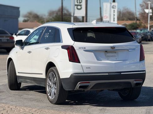 Used 2024 Cadillac XT5 Premium Luxury image 2