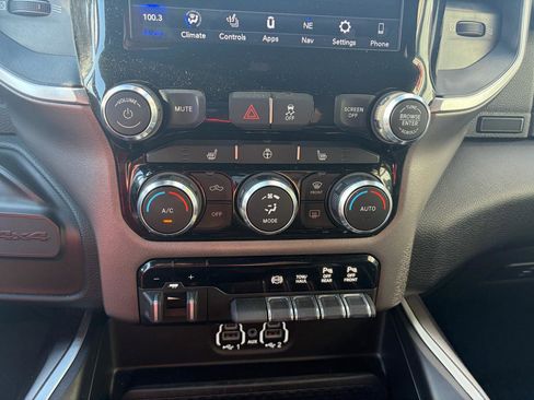 Used 2021 RAM 2500 Big Horn w/ Night Edition AWD/4WD image 32