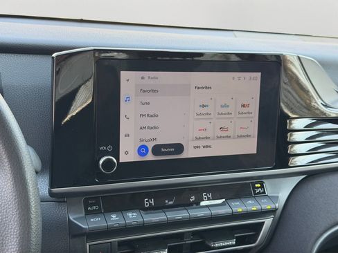 Used 2025 Toyota Camry LE image 18