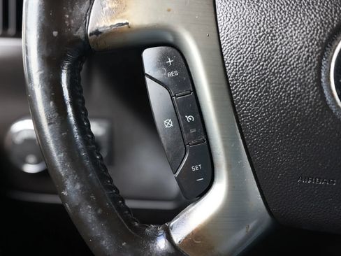 Used 2017 Chevrolet Express 2500 Extended RWD image 23