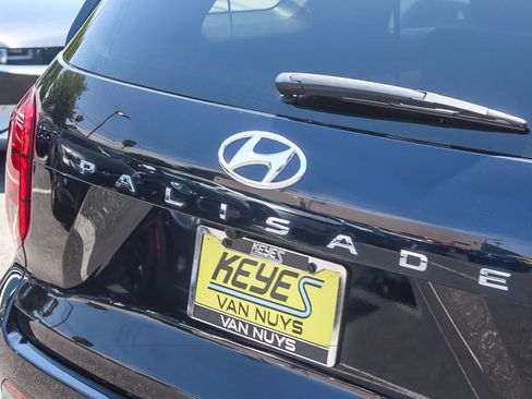 Certified 2023 Hyundai Palisade Calligraphy FWD image 9