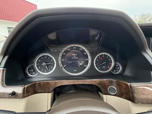 Used 2010 Mercedes-Benz E 350 Sedan image 20