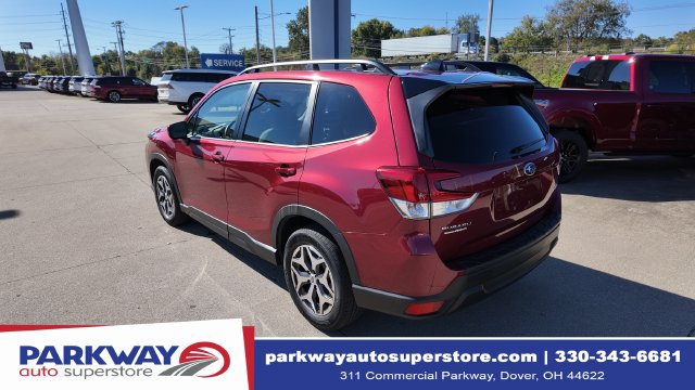 Used 2024 Subaru Forester Premium w/ Convenience Package AWD/4WD image 6