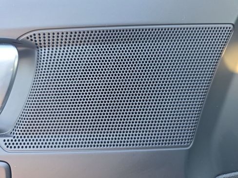 Certified 2023 Volvo XC40 B5 Plus w/ Driver Assist Package image 40