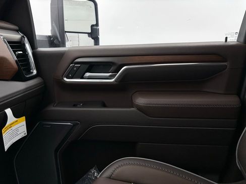 New 2025 GMC Sierra 2500 Denali w/ Denali Reserve Package image 47