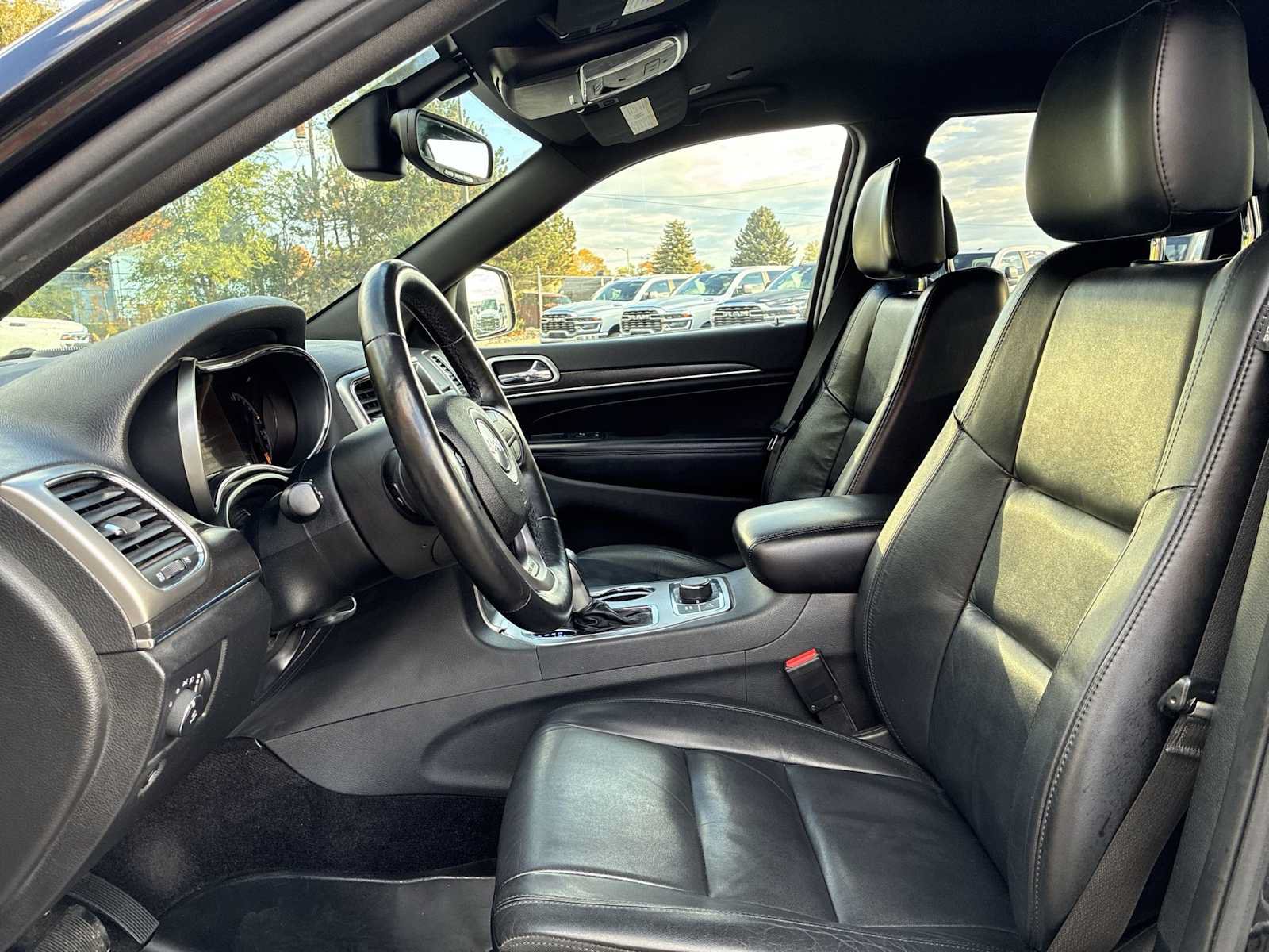 Used 2018 Jeep Grand Cherokee Limited AWD/4WD image 13