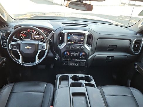 Used 2021 Chevrolet Silverado 1500 LT w/ Convenience Package II AWD/4WD image 9