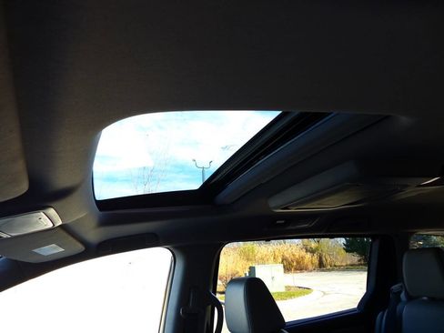 Used 2023 Honda Odyssey Touring image 34