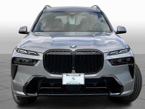Used 2026 BMW X7 xDrive40i AWD/4WD image 3