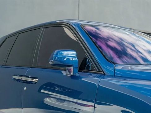 Used 2021 Rolls-Royce Cullinan Black Badge image 28