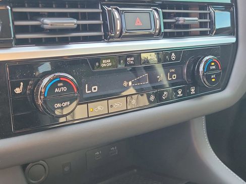 New 2025 Nissan Pathfinder SL image 32